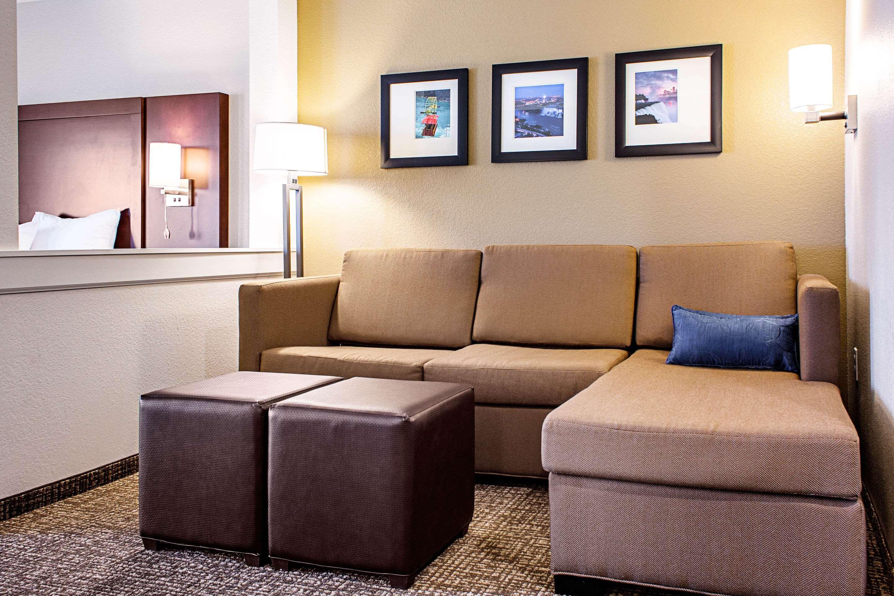 Comfort Inn & Suites Niagara Falls Blvd Usa Exterior photo