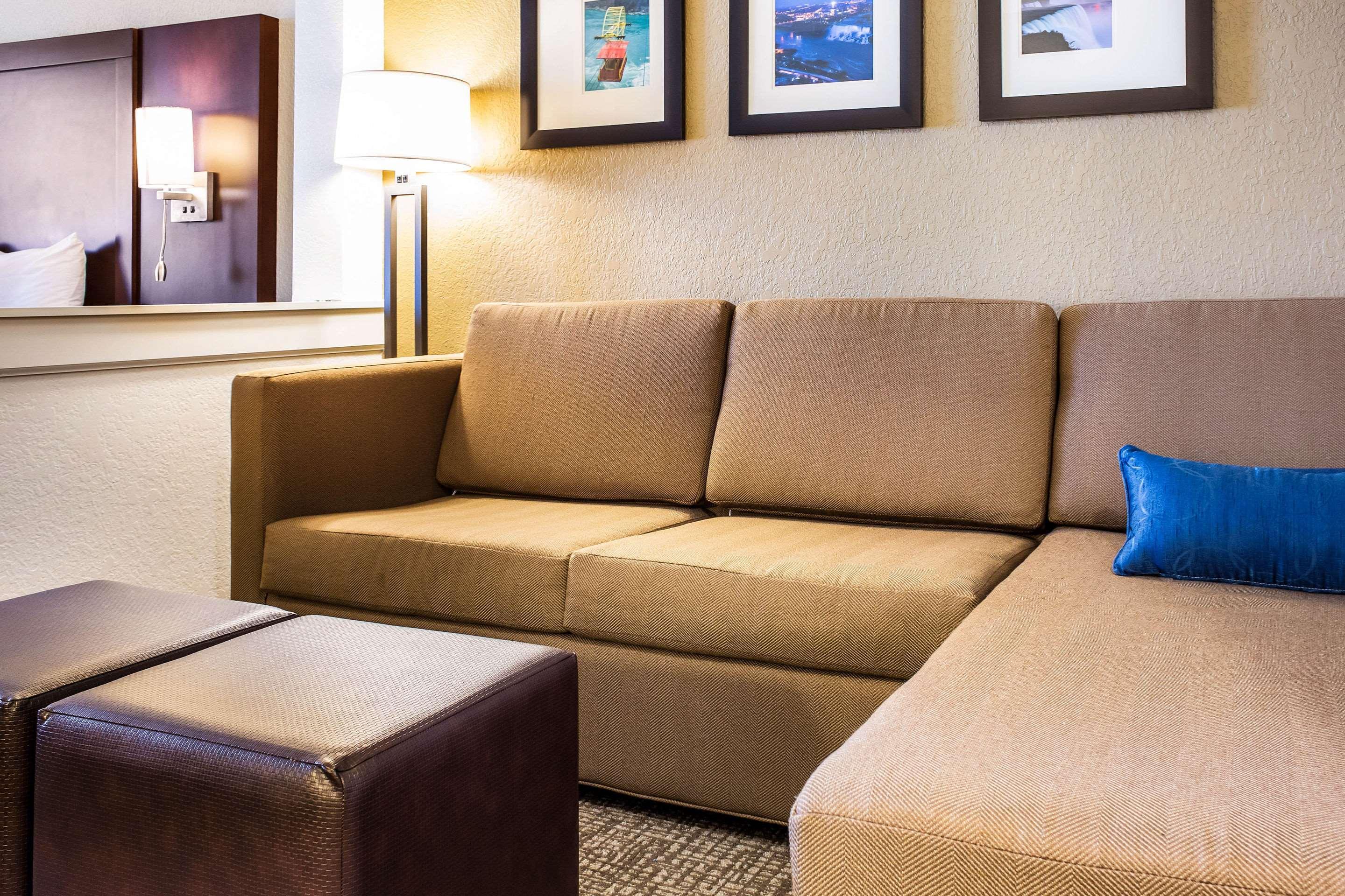 Comfort Inn & Suites Niagara Falls Blvd Usa Exterior photo