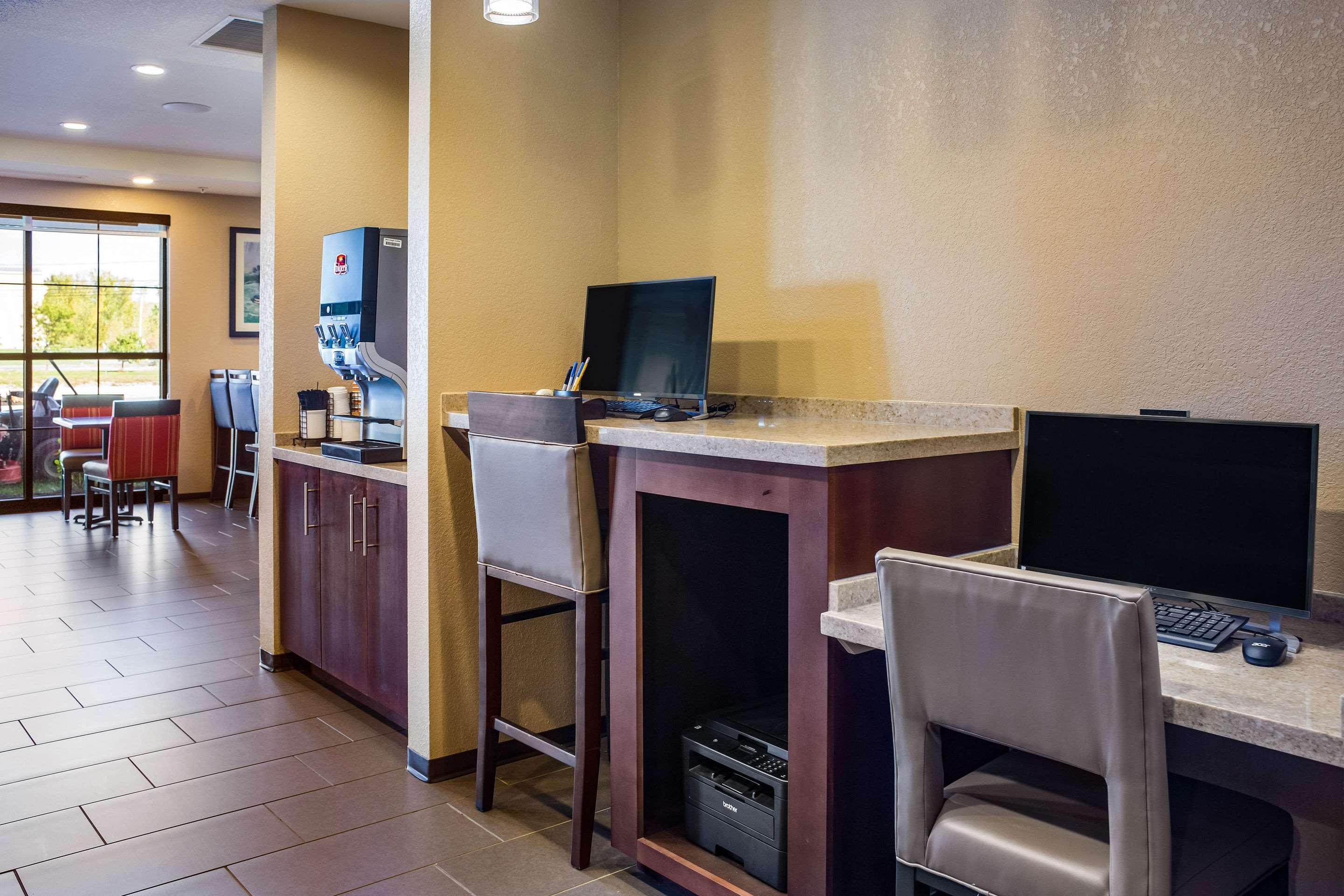 Comfort Inn & Suites Niagara Falls Blvd Usa Exterior photo